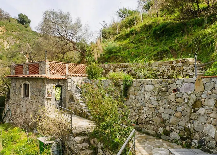 Prázdninový dům In Sicily With Pool & Views Gaggi